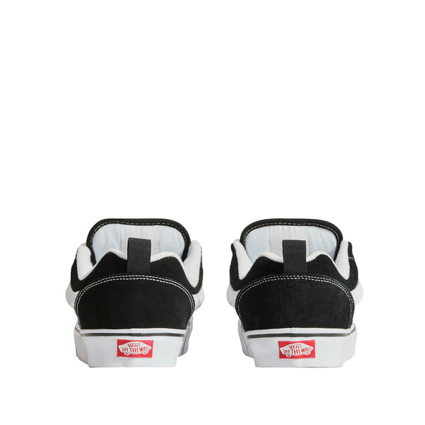 Tennis Knu Skool unisex color negro y blanco