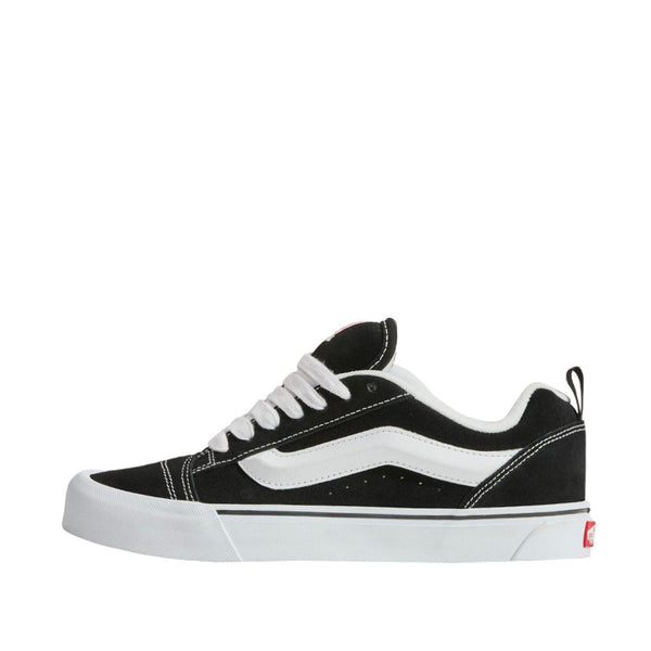 Tennis Knu Skool unisex color negro y blanco